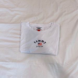 tommy hilfiger crop top